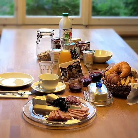 Bed & Breakfast Bnb Im Bunt Lichtensteig