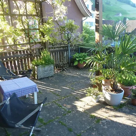 ベッド・アンド・ブレックファスト Bnb Im Bunt Lichtensteig